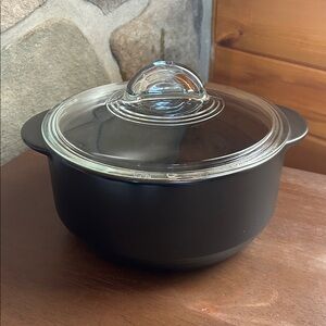 Pampered Chef Rockcrok 4 Qt Dutch Oven Rock Crock Pot with Glass Lid Black